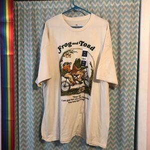 Toad and Frog men’s short sleeve graphic pullover T-shirt